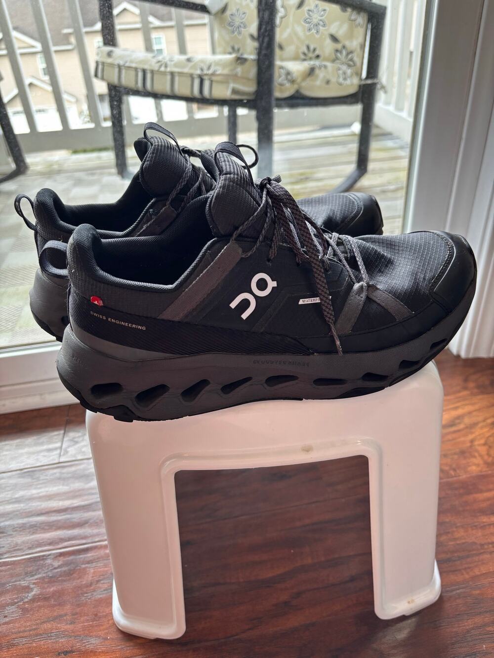 On Cloud horizon Waterproof Women’s Size 10 Black Eclipse Hiking Shoes
